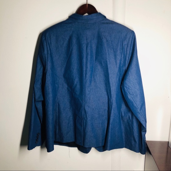 LANE BRYANT BLUE BUTTON BLAZER - Picture 4 of 8